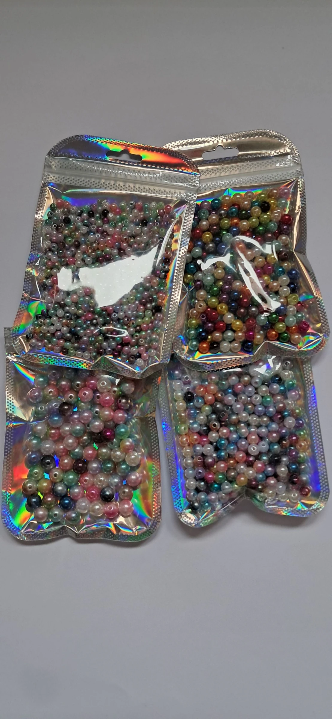 4 sachet de perles acrylique multicolore 